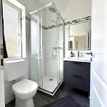 Wellness-ferienhaus - Seeblick, Sauna, Whirpool بيت للعطل *
