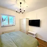 Wellness-ferienhaus - Seeblick, Sauna, Whirpool بيت للعطل *