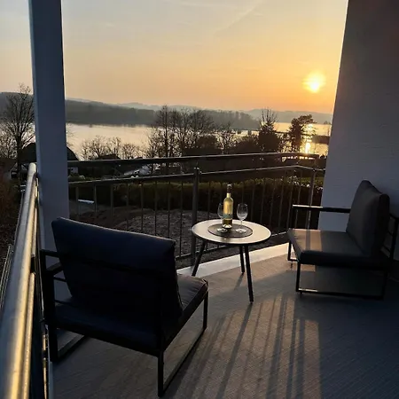 Vakantiehuis Wellness-ferienhaus - Seeblick, Sauna, Whirpool