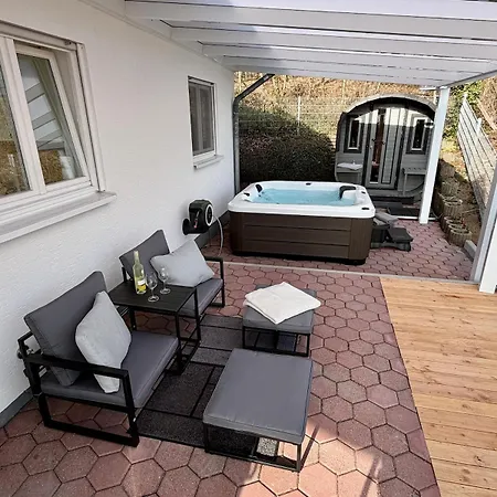 Vakantiehuis Wellness-ferienhaus - Seeblick, Sauna, Whirpool Möhnesee