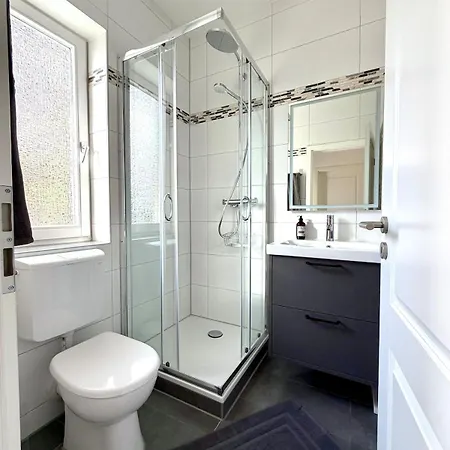 Wellness-ferienhaus - Seeblick, Sauna, Whirpool Vakantiehuis *