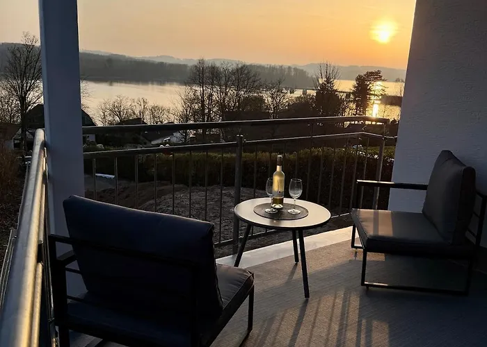 Vakantiehuis Wellness-ferienhaus - Seeblick, Sauna, Whirpool