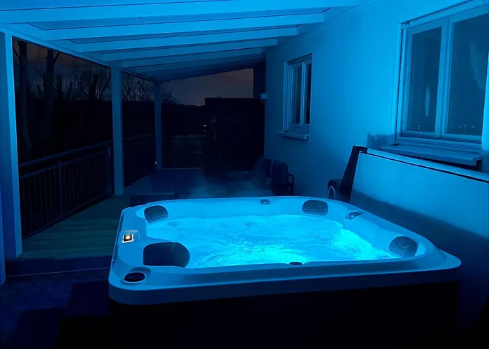 Vakantiehuis Wellness-ferienhaus - Seeblick, Sauna, Whirpool *