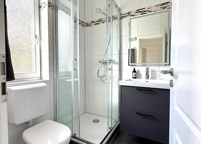 Wellness-ferienhaus - Seeblick, Sauna, Whirpool Vakantiehuis *